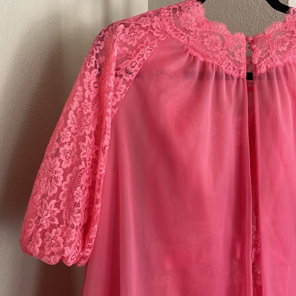 Vintage pink sleepwear nightgown with robe - Picture 5 of 8